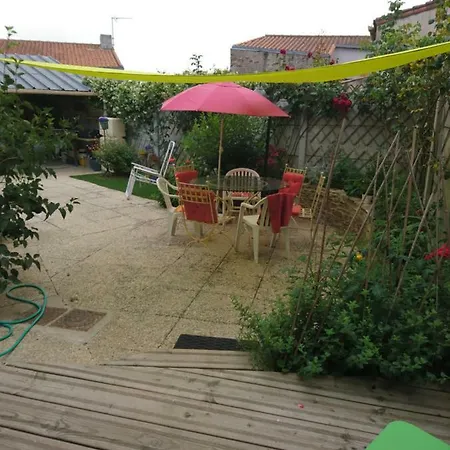 Maison De Village